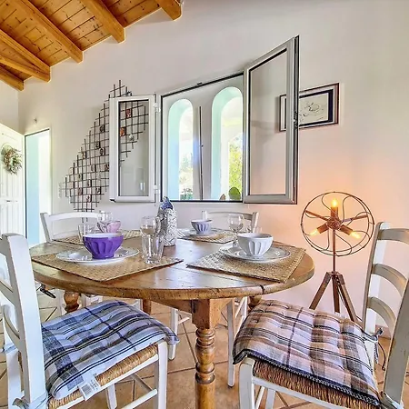 Jolie Proche Des Plages Villa Aghios Emilianos (Peloponnese)