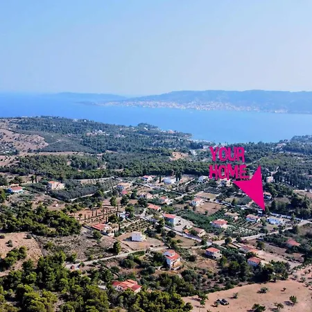 Jolie Proche Des Plages Aghios Emilianos (Peloponnese)