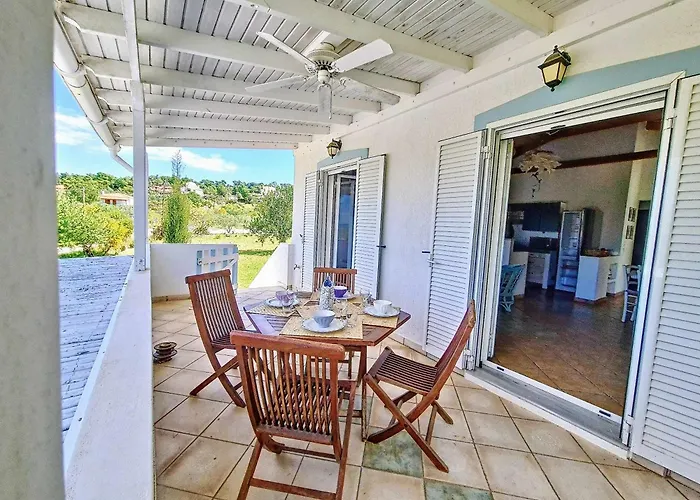 Jolie Proche Des Plages Villa Aghios Emilianos (Peloponnese)