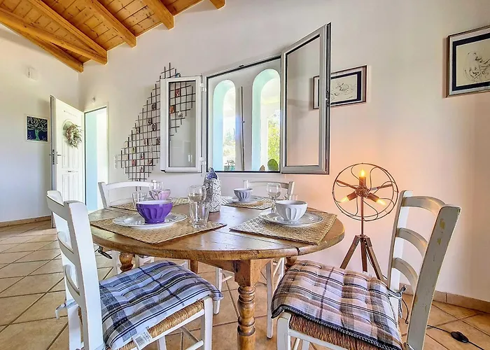 Jolie Proche Des Plages Villa Aghios Emilianos (Peloponnese)